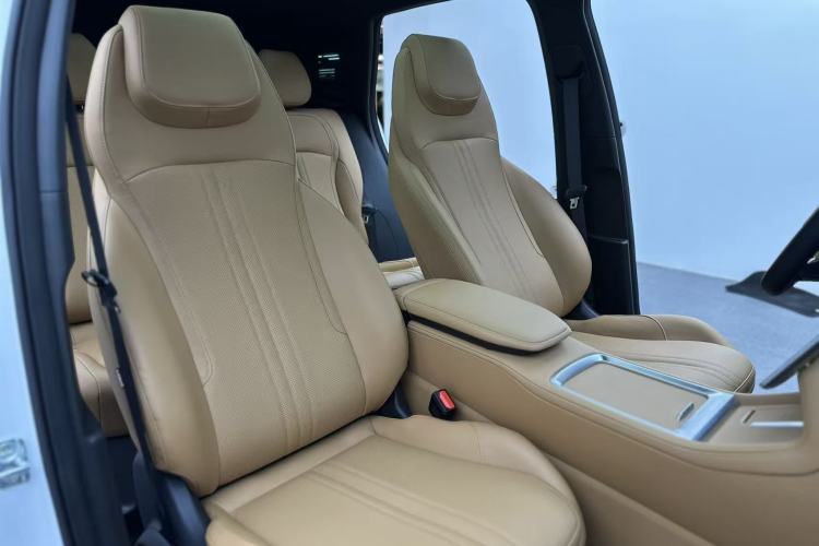 Used  L7 2025 EM-i 115km Exploration Edition
