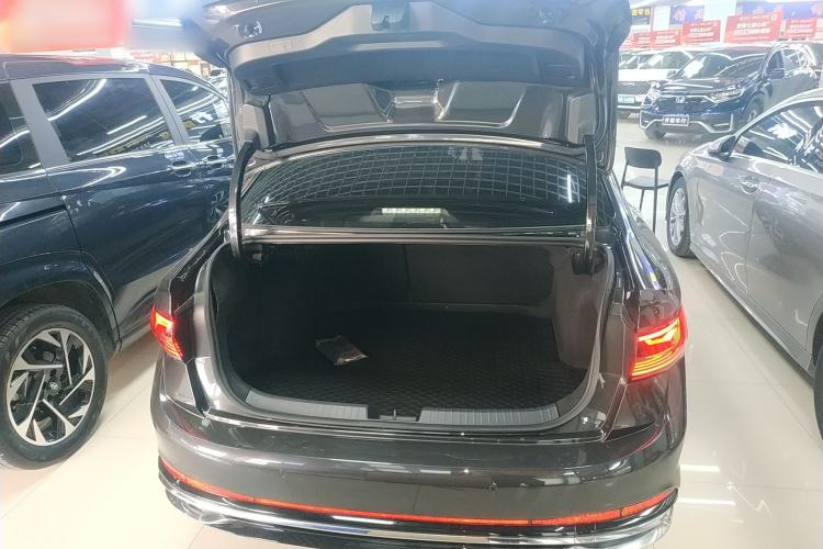 Used Volkswagen Sagitar 2024 300TSI DSG Excellence Edition
