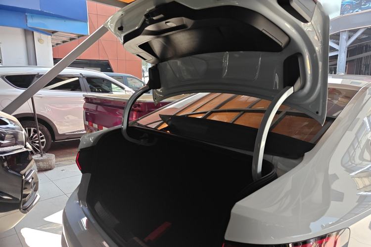 Used Volkswagen Sagitar 2025 Revised Version Three 300TSI DSG Excellence Edition
