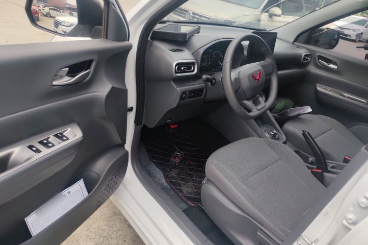 Used Wuling Hongguang New Energy 2025 Extended-Range Hybrid 50KM Comfort Version
