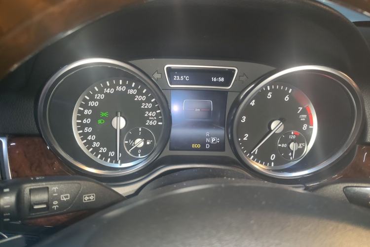 Used Mercedes-Benz M-Class 2014 ML 400 4MATIC Luxury Model
