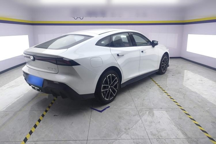 Used Changan UNI-V iDD 2024 Blue Whale Smart Electric iDD 136km ZhiKu Model
