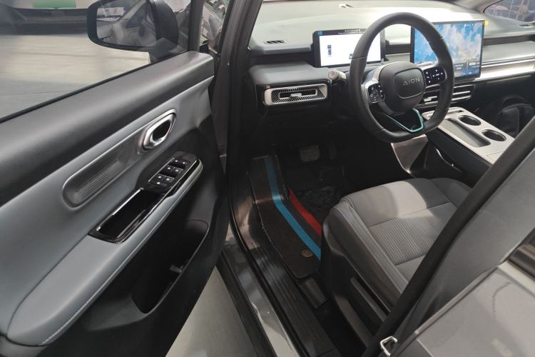 Used AION Y 2023 Plus 610 Enjoy Edition
