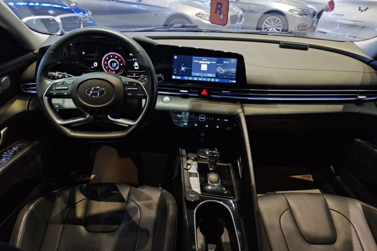 Used Hyundai Elantra 2022 1.5L CVT LUX Black Knight Limited Edition