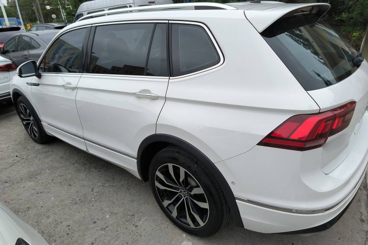 Used Volkswagen Tiguan L 2021 330TSI Automatic Two-Wheel Drive R-Line Enhanced Edition
