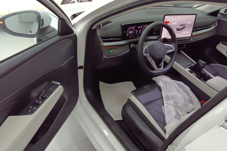 Used Volkswagen Sagitar 2026 Model L 300TSI DSG Luxury Version