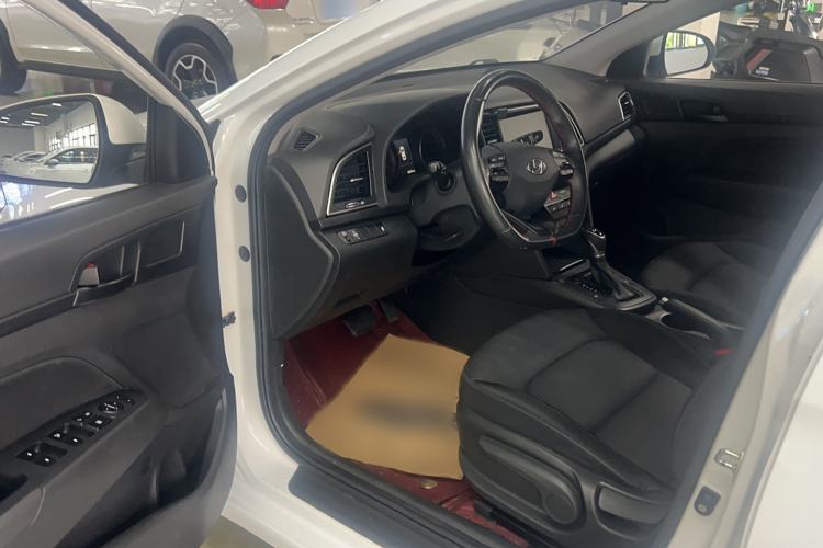 Used Hyundai Elantra 2019 1.4T Dual-Clutch Xuan Dong · Dynamic Model
