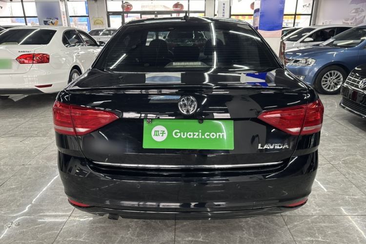 Used Volkswagen Lavida 2015 1.6L Automatic Comfort Edition
