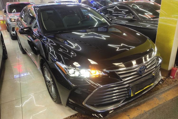 Used Toyota Avalon 2019 Dual-Engine 2.5L XLE Prestige Version China VI Standard
