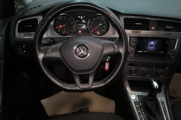Used Volkswagen Golf 2016 1.6L Automatic Fashion Model
