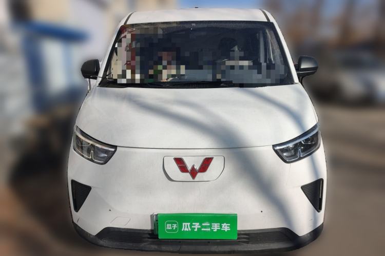 Used Wuling Yangguang 2024 300km Comfort-Grade Passenger Van 60kW