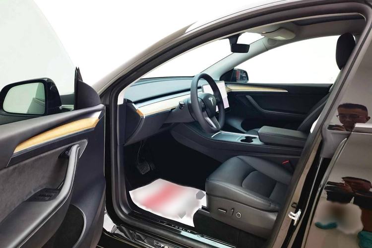 Used Tesla Model Y 2021 Standard Range Rear-Wheel Drive Version
