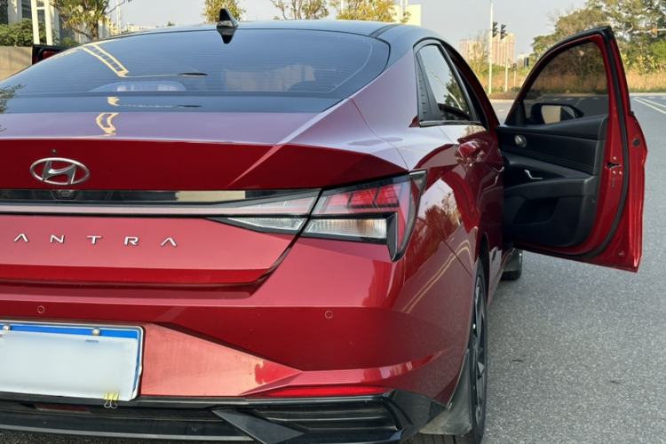 Used Hyundai Elantra 2021 1.5L CVT LUX Prestige Edition
