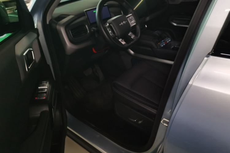 Used Formula Leopard Titanium 3 2025 501 km All-Wheel Drive Intelligent Driving Max Edition
