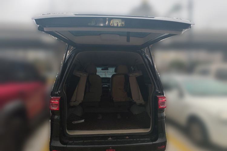 Used FORTHING Lingzhi 2018 M5L 2.0L 7-Seater Comfort Model