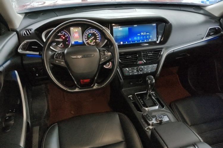 Used Venucia T90 2017 2.0L CVT Leading Edition
