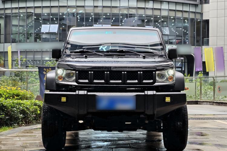 Used Beijing Auto BJ40 2016 40L 2.0T Manual Two-Wheel Drive Luxury Edition
