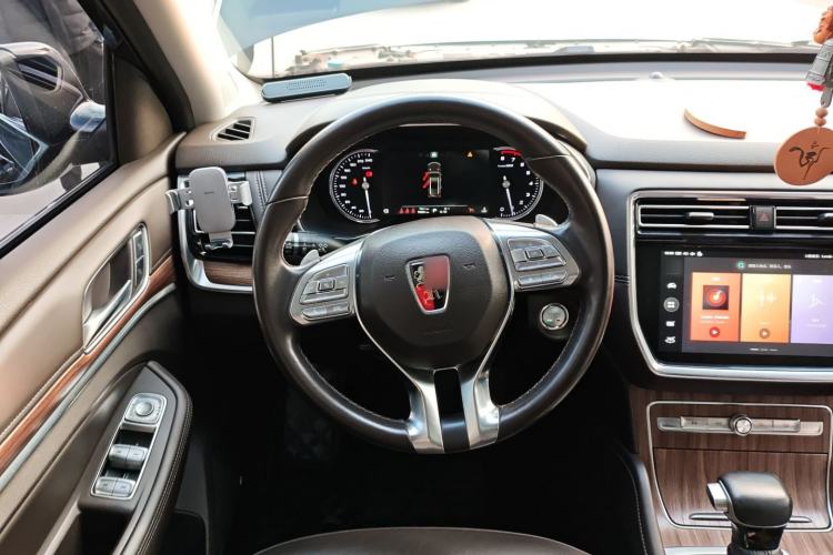 Used Roewe RX8 2019 30T Smart Connectivity Two-Wheel Drive Supreme Flagship Edition
