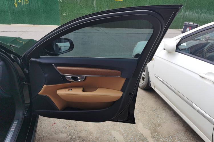 Used Volvo S90 New Energy 2020 T8 e-Drive Hybrid – Zhiyi Luxury Edition
