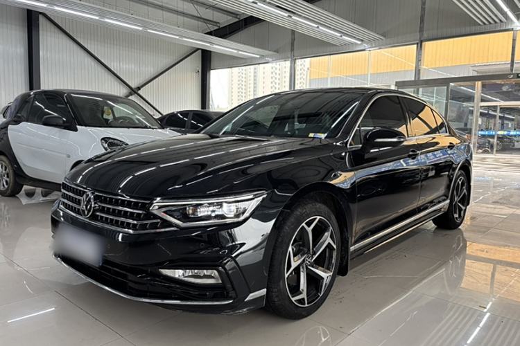 Used Volkswagen Magotan 2023 2 Million Units Limited Edition 330TSI DSG Leading Version
