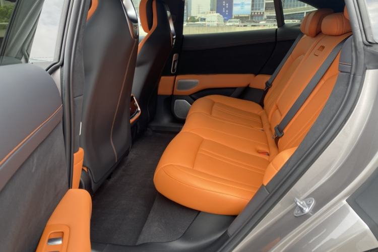 Used  YU7 2025 Ultra-Long Range High-Performance All-Wheel-Drive Max Edition
