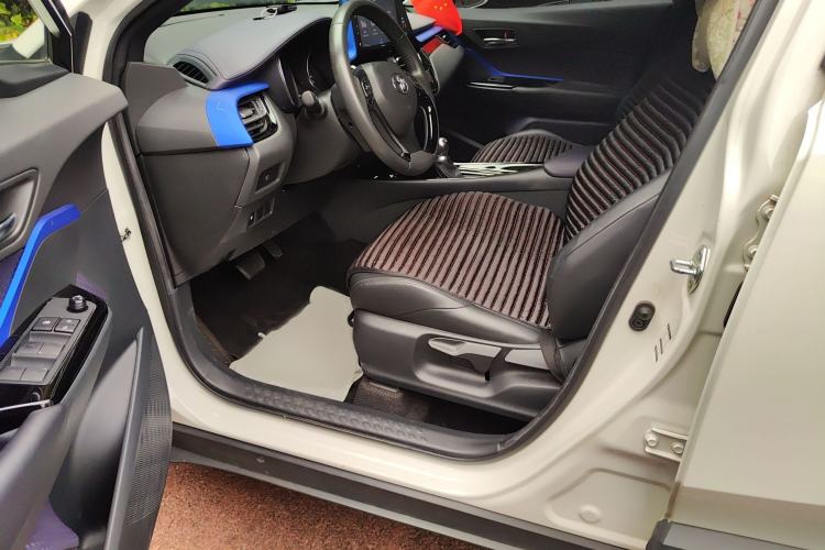 Used Toyota IZOA 2020 2.0L Yichi Version
