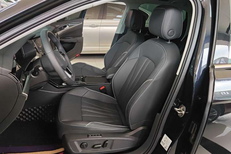 Used Volkswagen Passat 2024 380TSI Starry Dragon Edition
