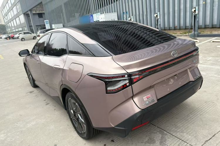 Used Toyota bZ3 2023 616 km Long-Range Premium
