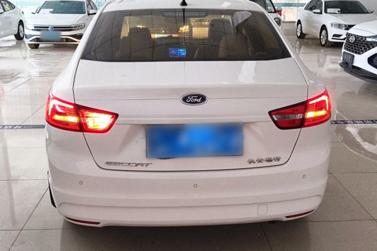 Used Ford Escort 2015 1.5L Manual Comfort Model
