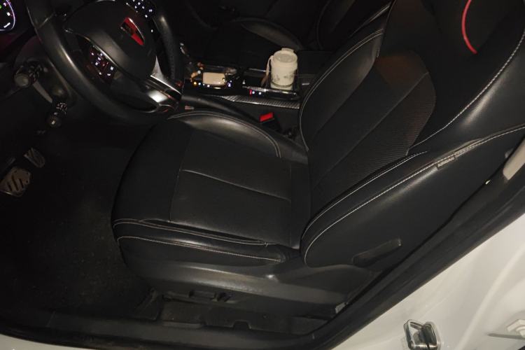 Used Roewe RX5 2016 20T Two-Wheel Drive Automatic Internet Smart Edition