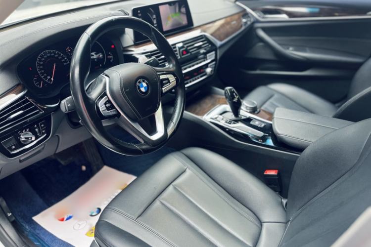 Used BMW 5 Series 2019 Facelifted 525Li Luxury Package
