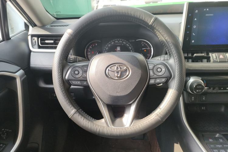 Used Toyota RAV4 2022 2.0L CVT 4x4 Style Plus Edition
