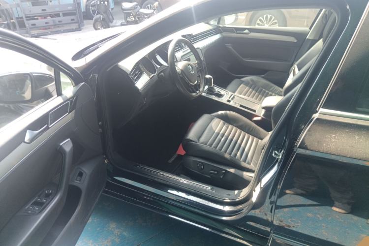 Used Volkswagen Magotan 2018 330TSI DSG Advanced Model
