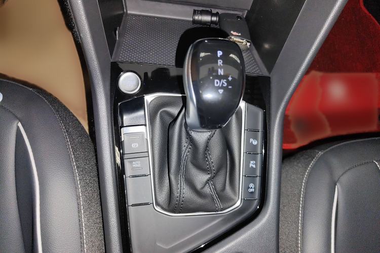 Used Volkswagen Tiguan L 2024 330TSI Automatic Two-Wheel Drive R-Line Enhanced Edition
