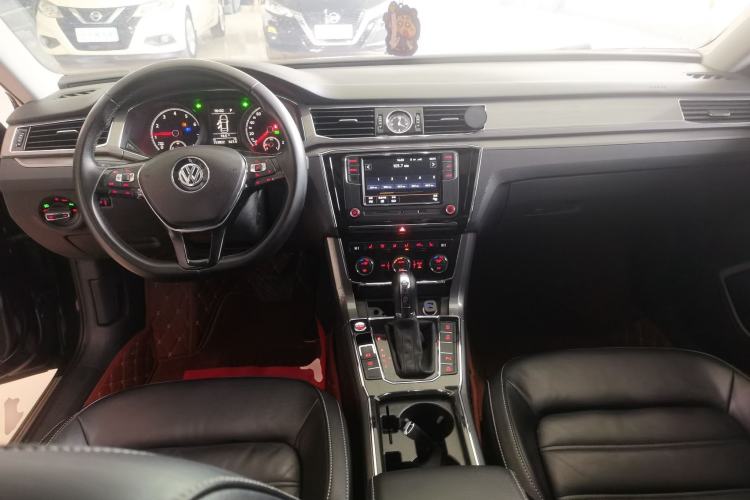 Used Volkswagen Passat 2017 330TSI DSG Luxury Edition
