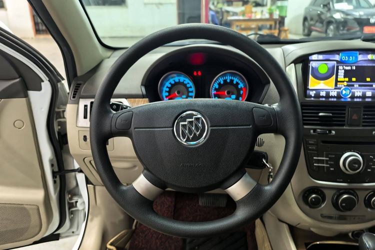 Used Buick Excelle 2015 1.5L Automatic Classic Model
