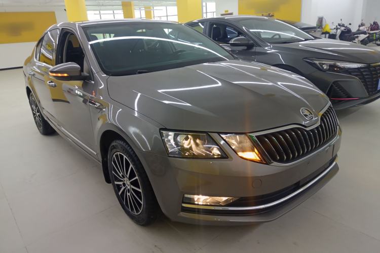 Used Skoda Octavia 2018 1.6L Automatic Luxury Edition

