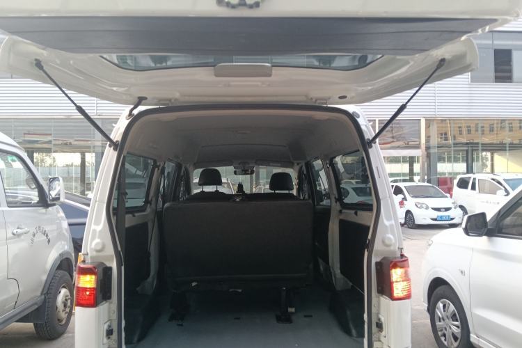 Used Jinbei Gold Hiace M Classic 2024 1.5L Travel Lion Passenger Van 6 Seats