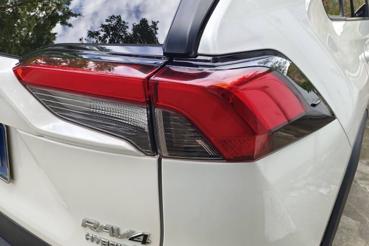 Used Toyota RAV4 2020 Dual-Engine 2.5L E-CVT Two-Wheel Drive Elite Edition