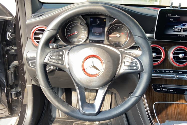 Used Mercedes-Benz GLC 2017 GLC 260 4MATIC Luxury Model
