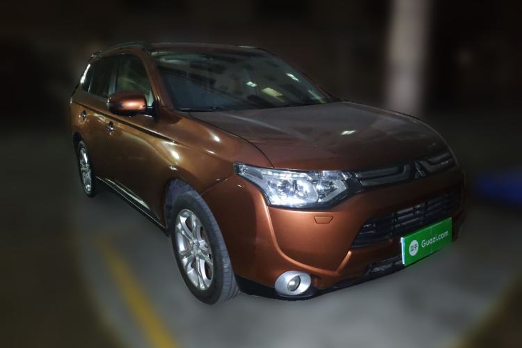 Used Mitsubishi Outlander (Import) 2013 2.4L 4x4 Luxury Navigation Edition 5 Seats