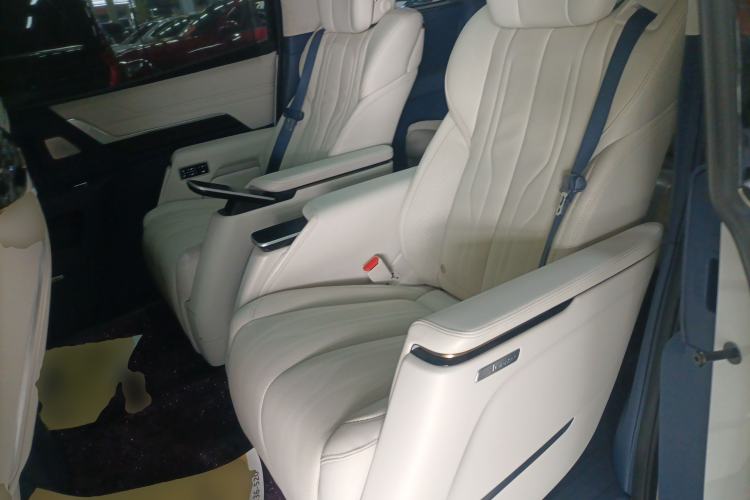 Used Buick Century 2023 2.0T Six-Seater Yinshi Edition
