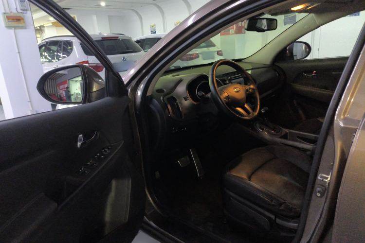 Used Kia Sportage R 2015 2.0L Automatic Two-Wheel Drive DLX Model