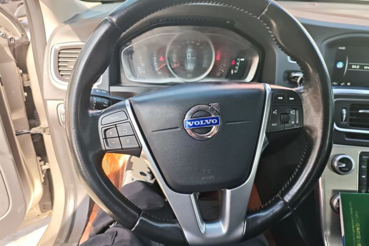 Used Volvo S60 2015 S60L 2.0T Zhiyuan Edition