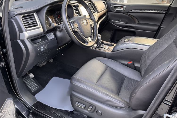 Used Toyota Highlander 2015 2.0T Four-Wheel Drive Luxury Edition 7-Seater
