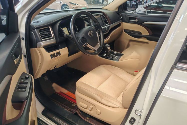 Used Toyota Highlander 2015 2.0T Two-Wheel Drive Luxury Edition 7 Seats
