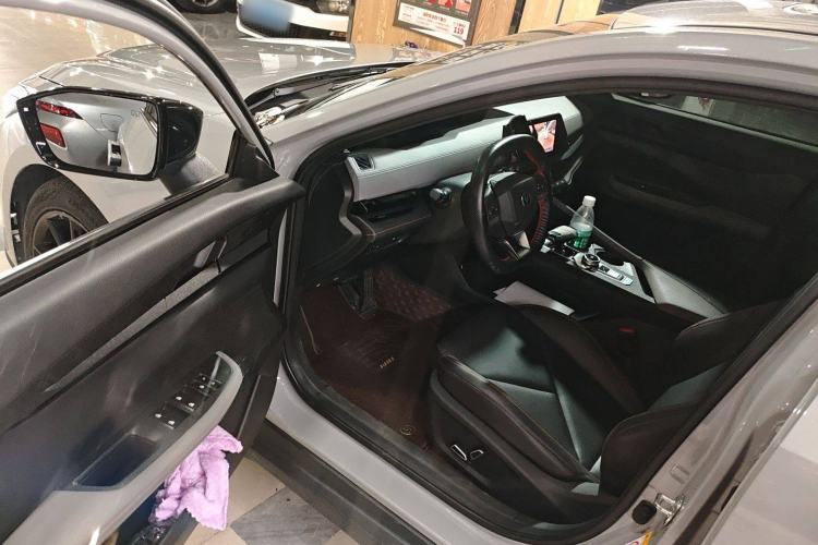 Used Changan UNI-V 2022 1.5T Excellence Model
