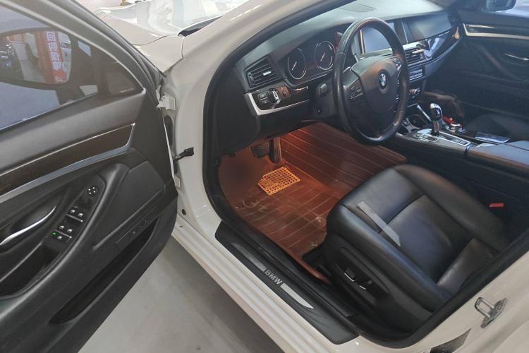 Used BMW 5 Series 2014 525Li Leading Model

