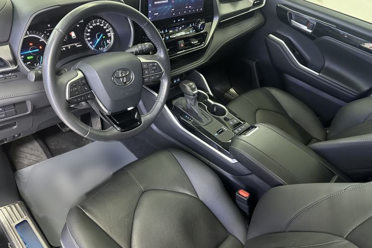 Used Toyota Highlander 2022 Dual-Engine 2.5L Four-Wheel Drive Prestige Version 7 Seats
