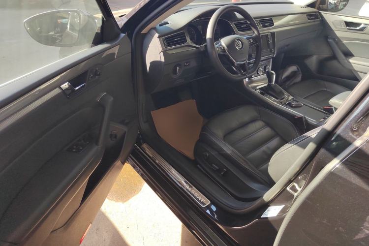 Used Volkswagen Passat 2017 330TSI DSG Luxury Edition